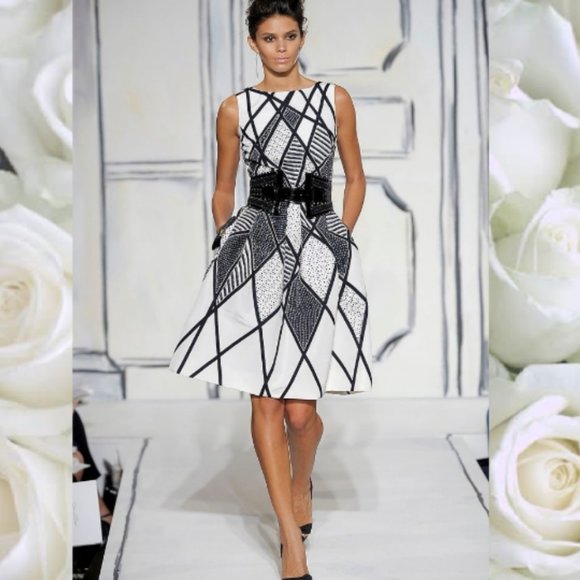 °$4,300 OSCAR DE LA RENTA GORGEOUS WHT BLK SILK BEAD SEQUIN EMBR RUNWAY DRESS 6 - Picture 2 of 11